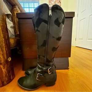 Donald Pliner black Suede Knee high boots.